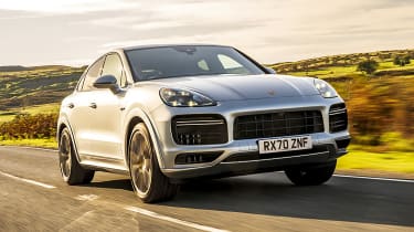 Porsche Cayenne hybrid front tracking